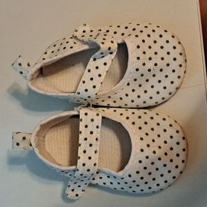 Carter's baby shoes